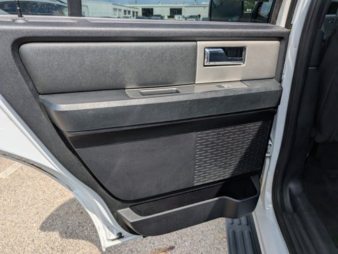 Used 2017 Ford Expedition XLT image 25