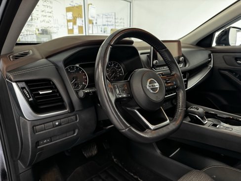 Used 2021 Nissan Rogue SV image 14