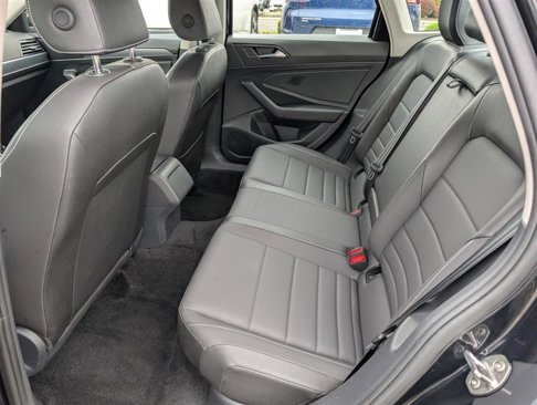 Used 2024 Volkswagen Jetta SE image 15