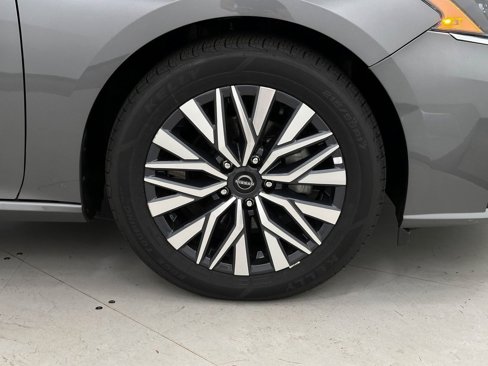 Used 2024 Nissan Altima 2.5 SV image 30