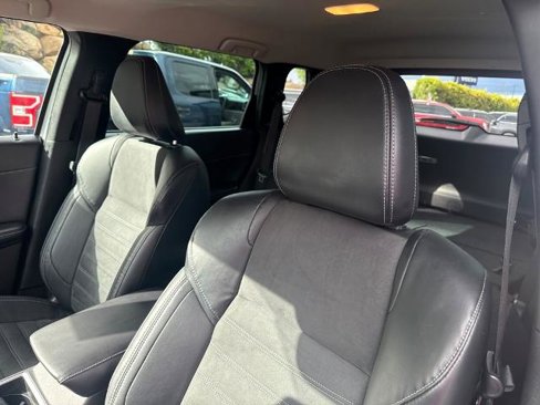Used 2023 Mitsubishi Outlander SE image 12