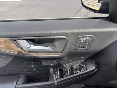 Certified 2020 Ford Escape Titanium image 14