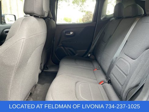Used 2019 Jeep Renegade Latitude w/ Cold Weather Group image 23