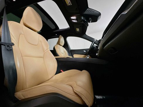 Certified 2022 Volvo XC60 B5 Inscription w/ Advanced Package image 26