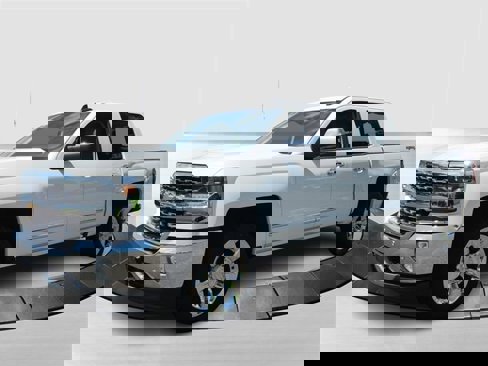 Used 2018 Chevrolet Silverado 1500 LTZ w/ Texas Edition image 7