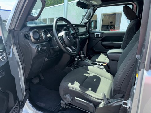 Used 2018 Jeep Wrangler Sport image 14