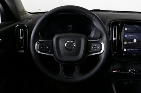 Used 2025 Volvo XC40 B5 Core w/ Protection Package Premier image 17