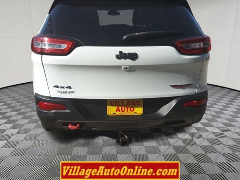 Used 2015 Jeep Cherokee Trailhawk w/ Comfort/Convenience Group image 11