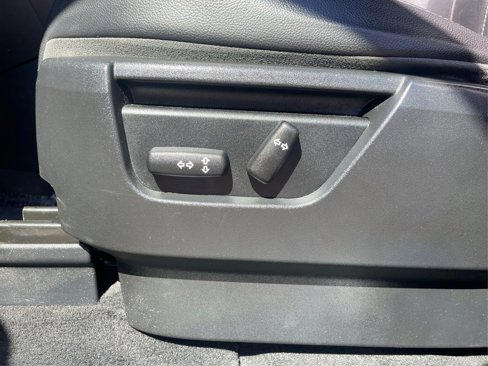 Used 2012 Land Rover LR2 HSE image 21