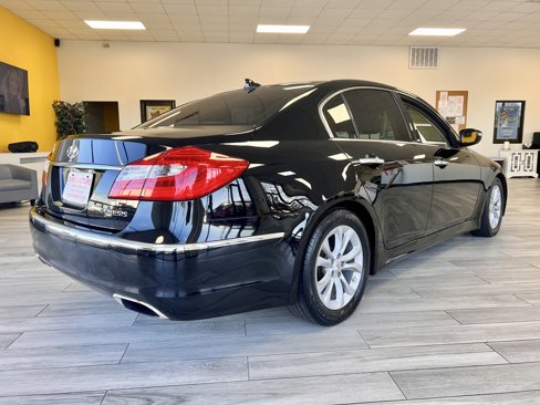 Used 2013 Hyundai Genesis 3.8 image 6