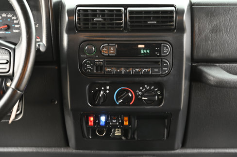 Used 2004 Jeep Wrangler 4WD image 19