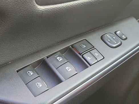 Used 2016 Toyota Camry SE image 25