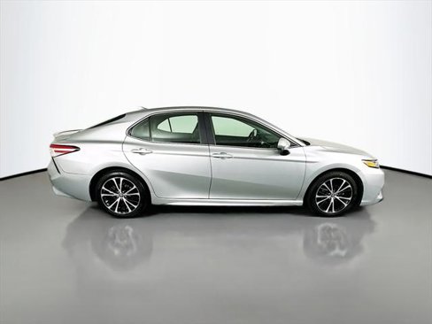 Certified 2020 Toyota Camry SE image 8