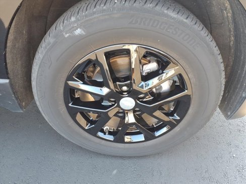 Used 2023 Chevrolet Equinox LT image 34