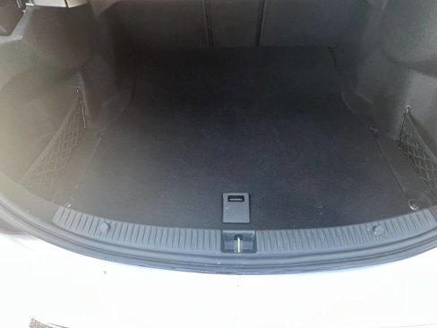 Used 2017 Mercedes-Benz C 300 4MATIC Sedan image 8