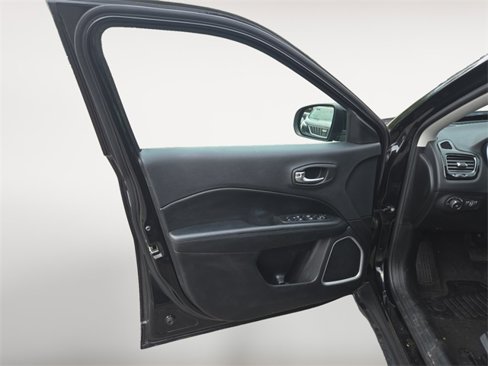 Used 2019 Jeep Compass Altitude image 10