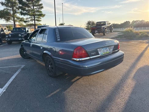 Used 2008 Ford Crown Victoria LX image 4
