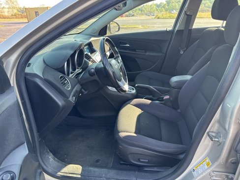 Used 2014 Chevrolet Cruze LT image 8
