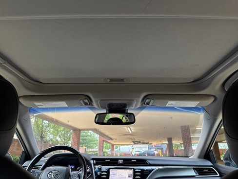 Used 2018 Toyota Camry SE w/ Moonroof Package image 29