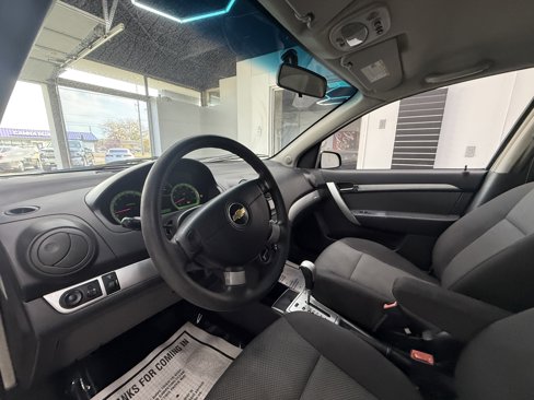 Used 2010 Chevrolet Aveo LT w/ Power and Convenience Package image 8