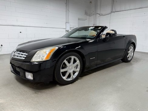Used 2007 Cadillac XLR image 1