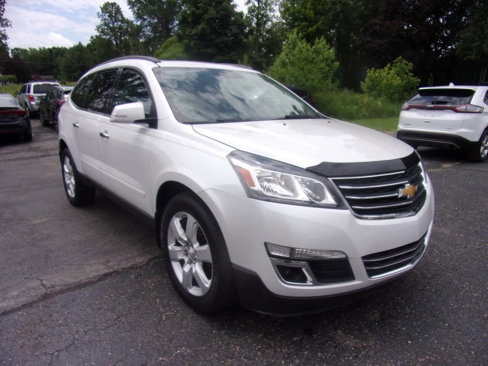 Used 2017 Chevrolet Traverse LT w/ Style and Technology Package image 4
