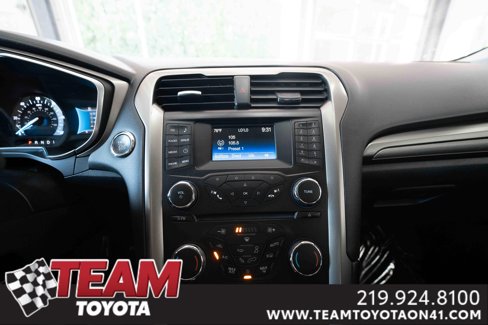 Used 2017 Ford Fusion SE image 17