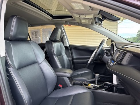 Used 2016 Toyota RAV4 Limited image 26