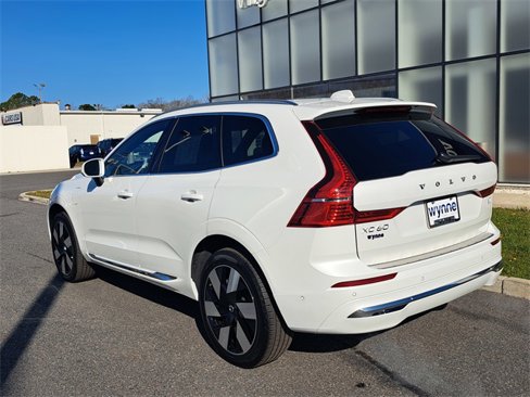 Used 2023 Volvo XC60 T8 Plus w/ Protection Package Premier image 7