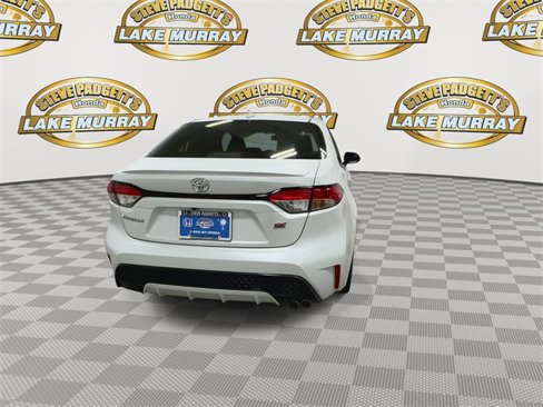 Used 2022 Toyota Corolla SE image 2