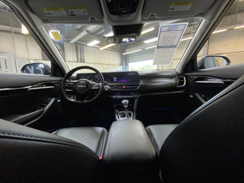 Used 2024 Kia Seltos SX w/ SX Sunroof Package image 19