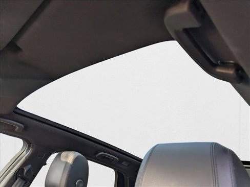 Used 2020 Land Rover Discovery Sport S image 15