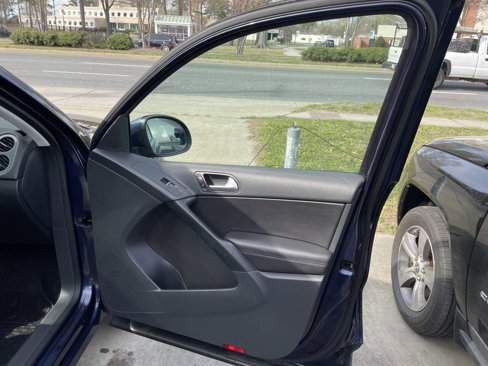 Used 2015 Volkswagen Tiguan SE image 22