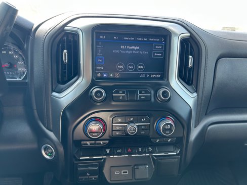Used 2023 Chevrolet Silverado 2500 LT w/ Convenience Package image 18