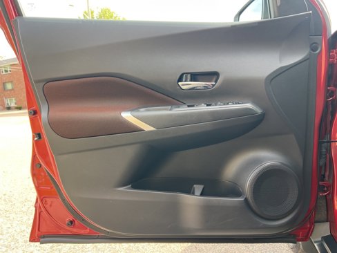 Used 2022 Nissan Kicks SR image 11