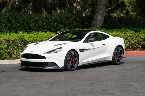 Used 2018 Aston Martin Vanquish S image 25