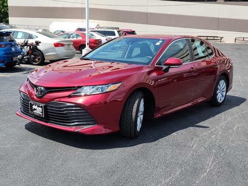Used 2020 Toyota Camry LE image 3