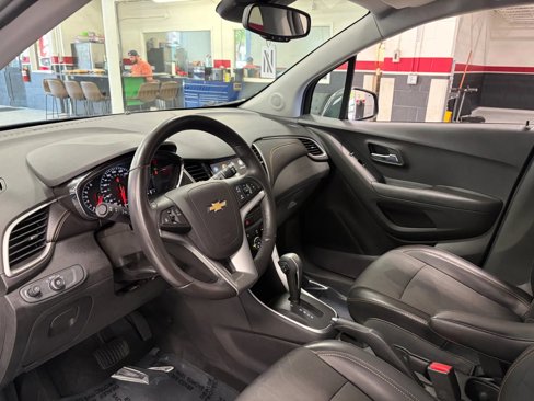 Used 2019 Chevrolet Trax LT w/ LT Convenience Package image 20