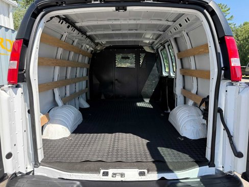 Used 2023 GMC Savana 2500 w/ Driver Convenience Package image 20