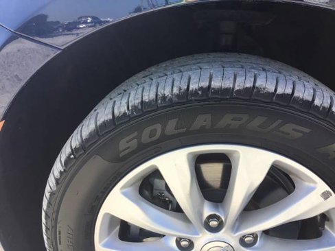 Used 2017 Chrysler Pacifica Touring-L image 10