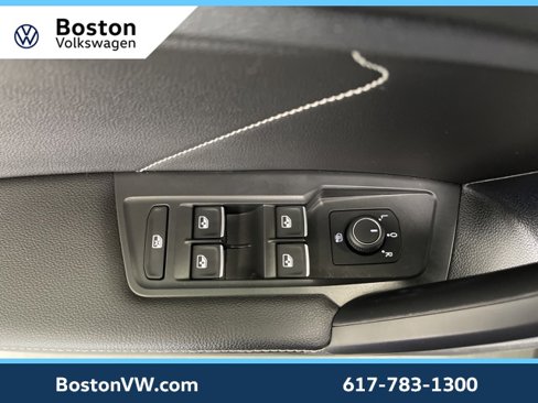 Used 2022 Volkswagen Tiguan SE w/ Panoramic Sunroof Package image 22