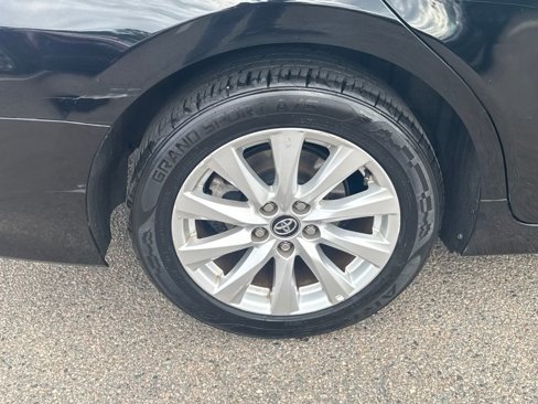 Used 2020 Toyota Camry LE image 38