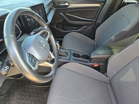 Used 2025 Volkswagen Jetta Sport image 14
