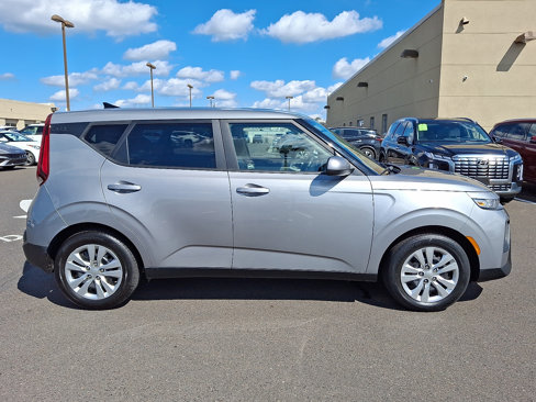 Used 2022 Kia Soul LX image 6