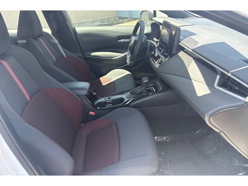 Used 2025 Toyota Corolla SE image 18