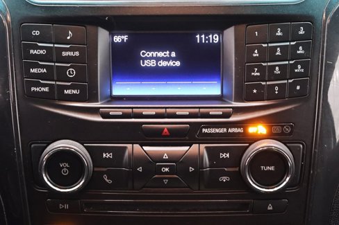 Used 2017 Ford Explorer XLT image 30