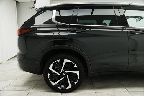 Used 2025 Mitsubishi Outlander SEL image 10