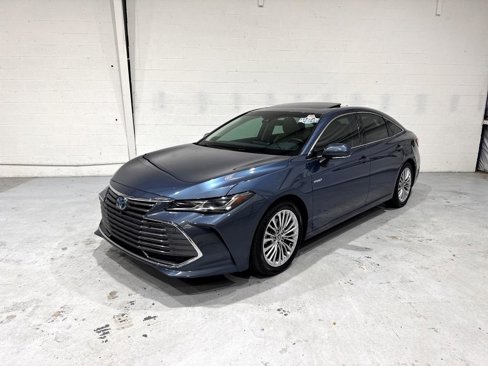 Used 2020 Toyota Avalon Limited image 17