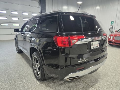Used 2017 GMC Acadia Denali image 3