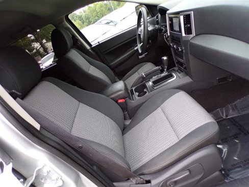 Used 2010 Jeep Grand Cherokee Laredo image 18